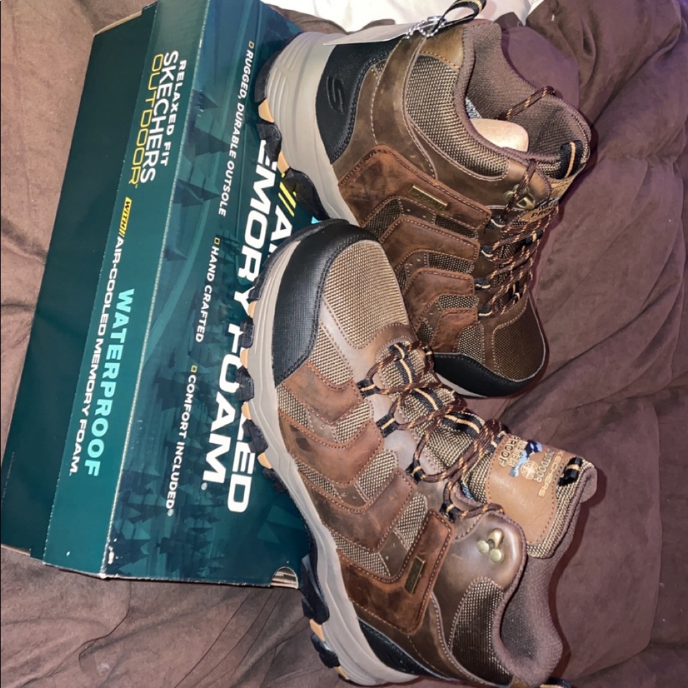 Men’s Skecher boots